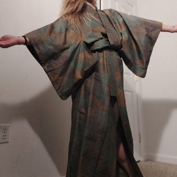 Vintage 50's 60's Japanese Kimono w/ abstract geometric mermaid design - Picture 9 of 16